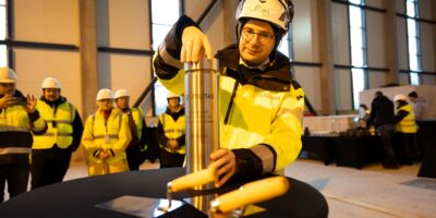 Utilitase Paljassaare soojuspumbajaama nurgakivi asetamine