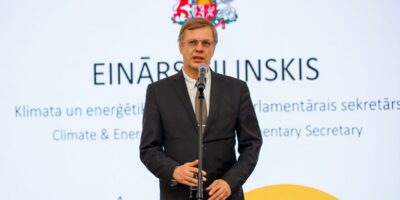 Lode tuulepargi nurgakivi asetamine